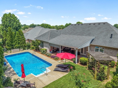 115 N Country Club Dr