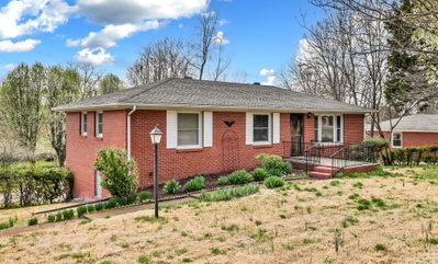 126 Lexington Dr