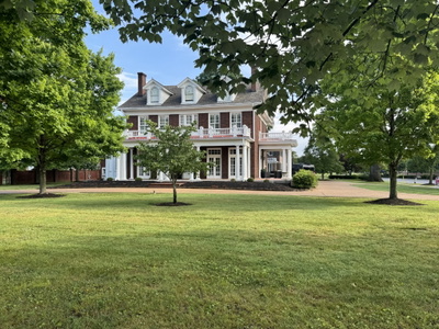 1153 E Main St