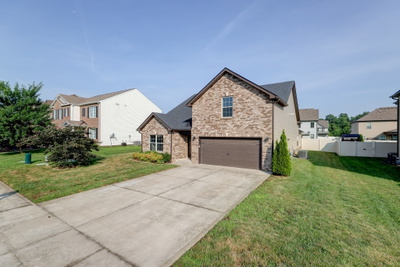 1008 Meadowview Ln