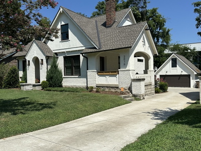 2016 Sweetbriar Ave