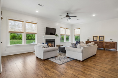 239 Halswelle Dr