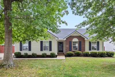 2735 Roscommon Dr