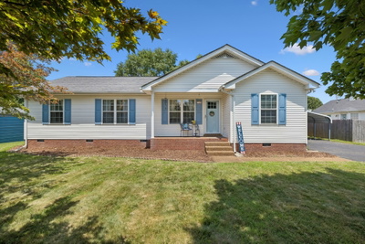 Exterior view of 114 Kenwood Dr in Portland, TN