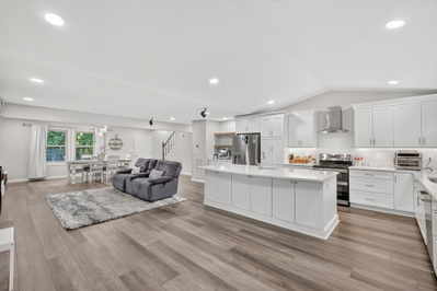 1011 Valley Ln
