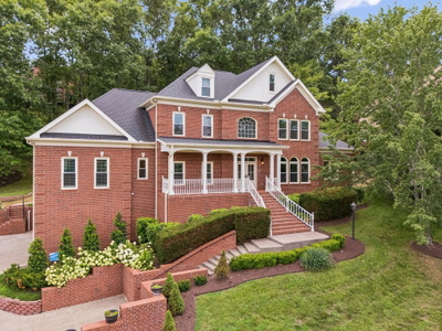 512 Grand Oaks Dr
