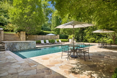 1037 Vaughn Crest Dr