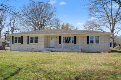 Exterior view of 521 Greenwood Dr in Lafayette, TN