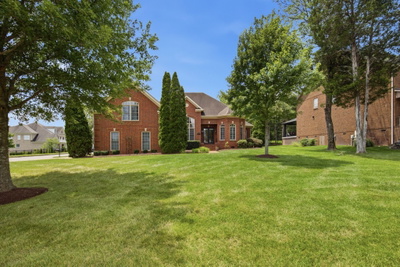 1027 Benington Place