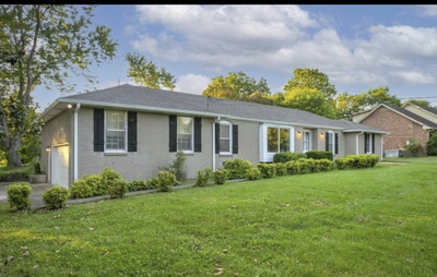 402 Mason Ln