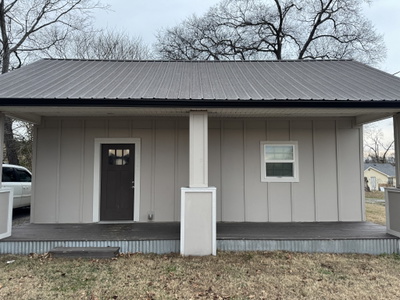 317 Cemetery Ave