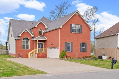 618 Winding Bluff Way