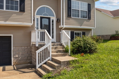 1613 Broad Cir