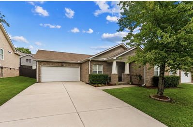 Exterior view of 4944 Secretariat Dr in Antioch, TN