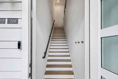411 Merritt Ave Apt 201