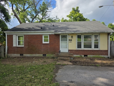 2122 Elm Hill Pike