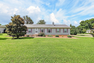 2504 Angelyn Dr