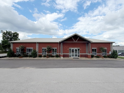 121 Adams Ln
