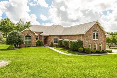 Exterior view of 1006 Stafford Ct in Hendersonville, TN