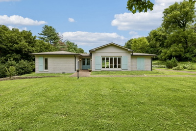 702 Wilson Pike