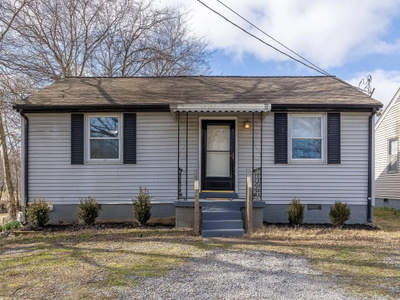 926 Marilyn Rd