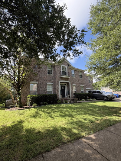 7524 Woodstream Dr