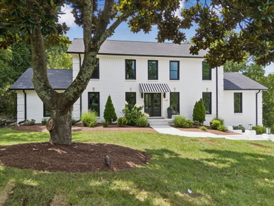 609 Hunters Ln