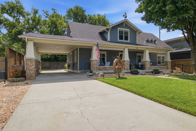 702 Skyview Dr