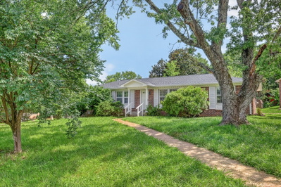 4913 Olivia Dr