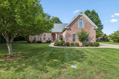 2204 Higgins Ln