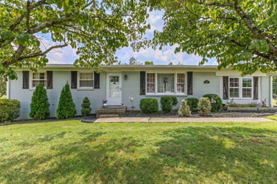 105 E Roberts Rd
