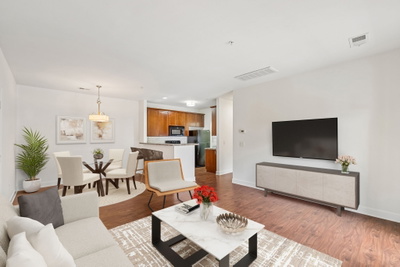 8221 Lenox Creekside Dr