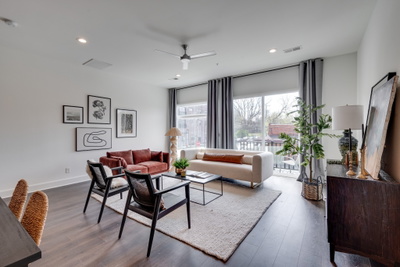 345 Douglas Ave