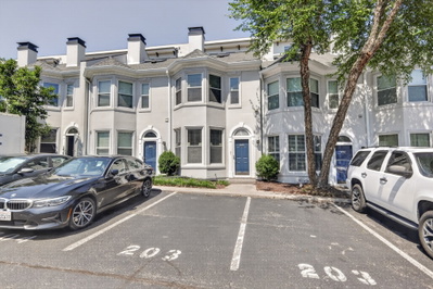 203 Fairmont Ct