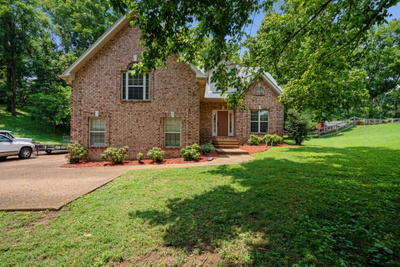 1011 Dickens Dr