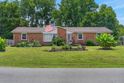 2404 Green Acres Dr