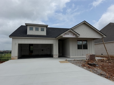 907 Bankside Dr