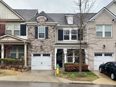 1021 Livingstone Ln