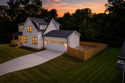927 Currey Rd