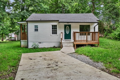 1010 Ridgecrest Dr