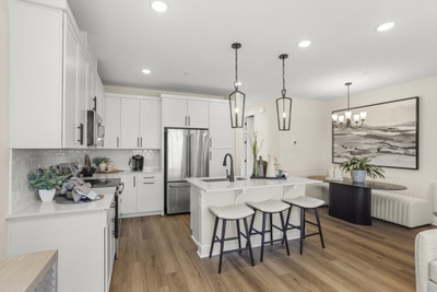 313 Lynwood Station Boulevard