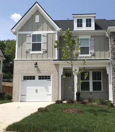 812 Kennear Ln