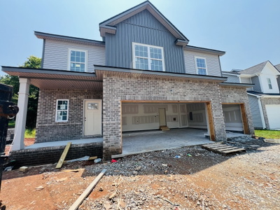 586 Pongracz Way