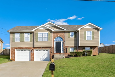 3411 Bradfield Dr