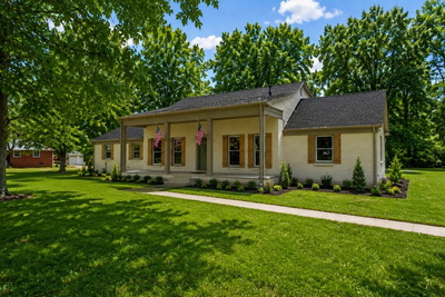 104 W Longview Dr