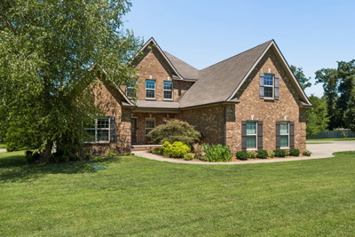804 Twin View Dr