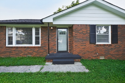 736 Roman Dr