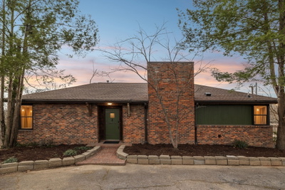 2224 Crestline Dr