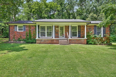 Exterior view of 1106 Rainbow Cir in Westmoreland, TN