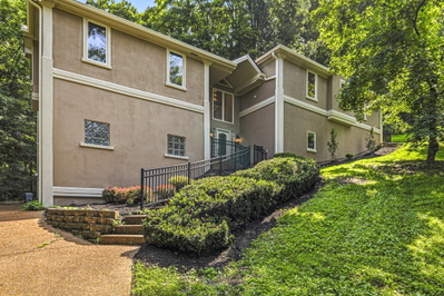 7030 Willowick Dr
